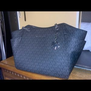 Michael Kors Signature Jet Set Tote